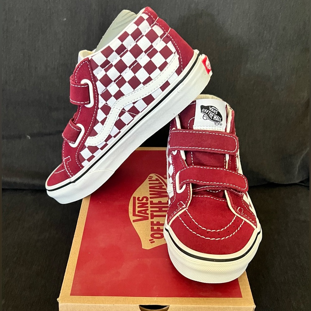 Vans Sk8-Mid Reissue V pomegranate & white Checkered Velcro. New, never worn.